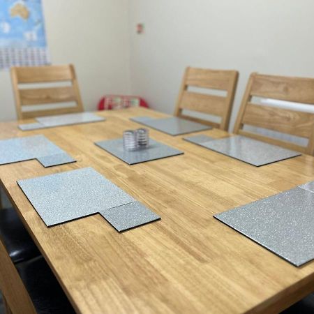 3 Bedroom Apartment, Ballymena, The Wee Stop Gap Екстериор снимка
