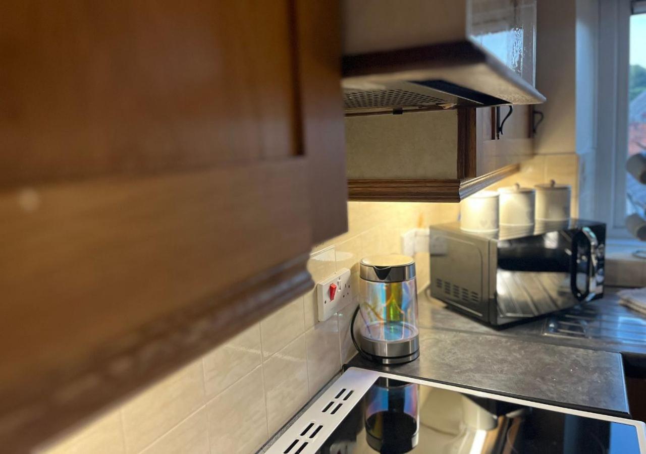 3 Bedroom Apartment, Ballymena, The Wee Stop Gap Екстериор снимка