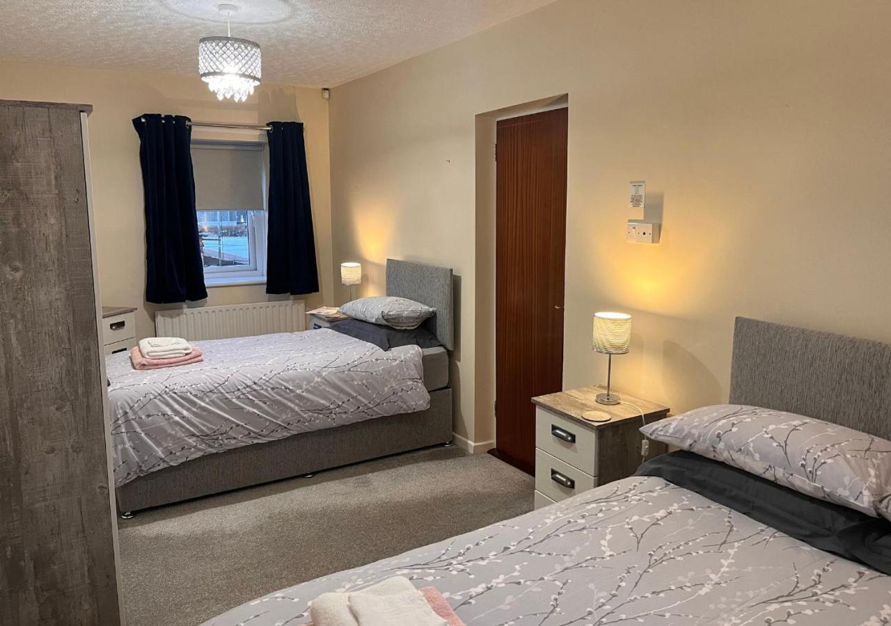 3 Bedroom Apartment, Ballymena, The Wee Stop Gap Екстериор снимка